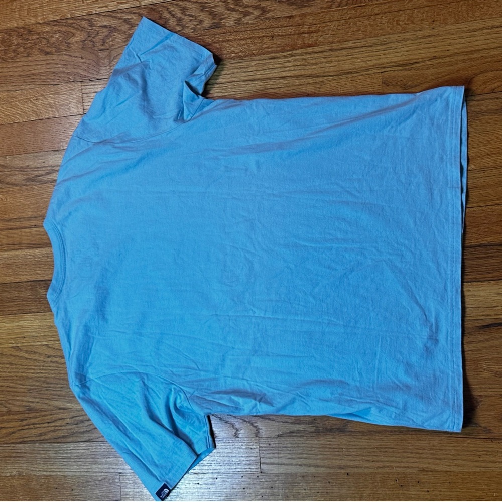 The North Face Sky Blue Tee Adventure Shirt Mens Size M Outdoor Activewear Light - Picture 3 of 8